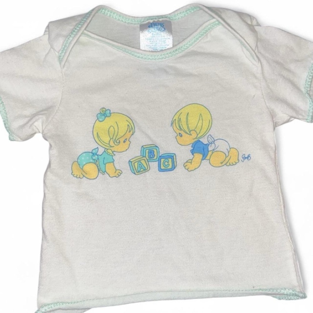 2002 Precious Moments Baby T-Shirt with Playful Baby & Blocks Design